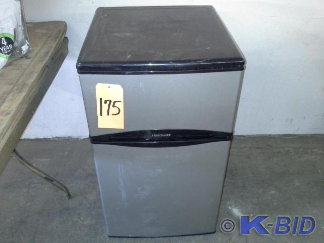 lot 175 image: Frigidaire compact refrigerator mod...