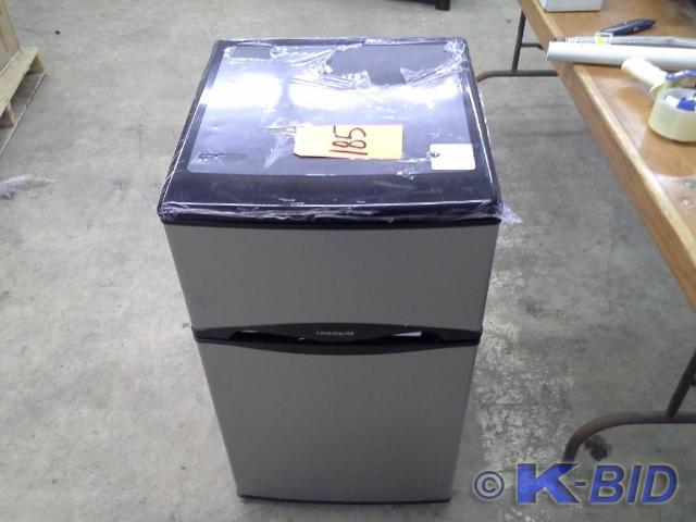 lot 185 image: Frigidaire compact refrigerator mod...