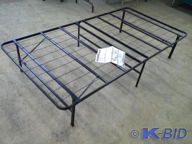 lot 210 image: Sleep Master Platform Metal Bed Fra...