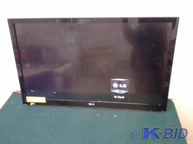 lot 30 image: LG 42 LED LCD Flat Screen TV model...