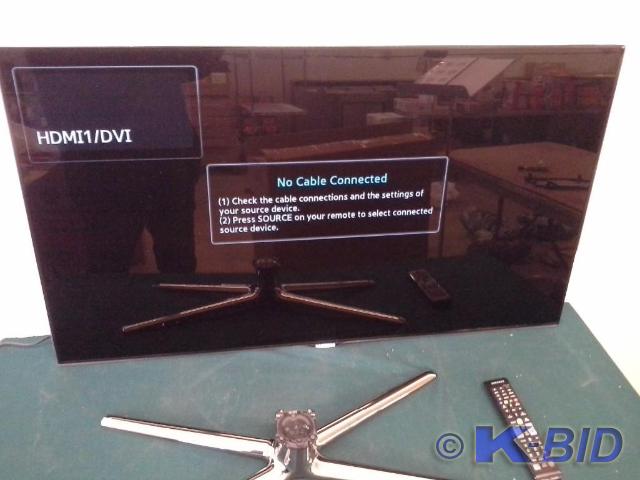 lot 4 image: Samsung 46 Flat Screen TV model UN...