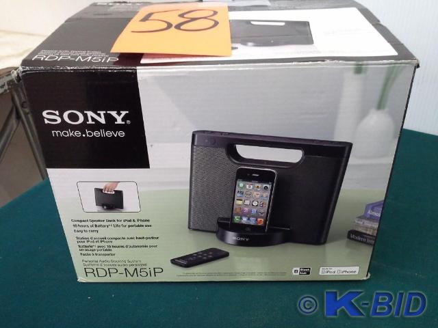lot 58 image: Sony Compact Speaker Dock for iPod ...