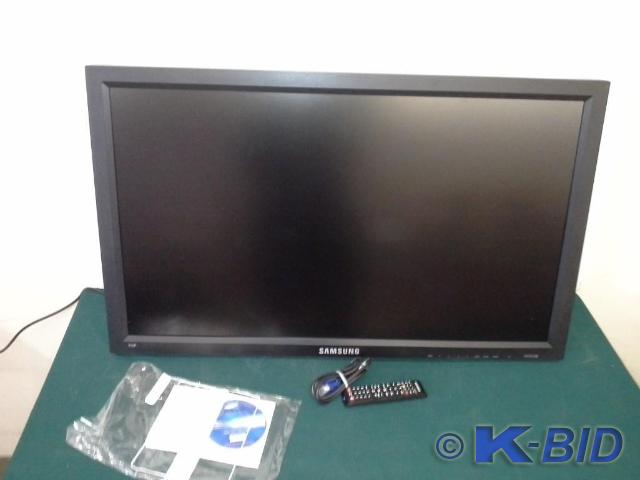 lot 7 image: Samsung 40 LCD Flat Screen TV mode...