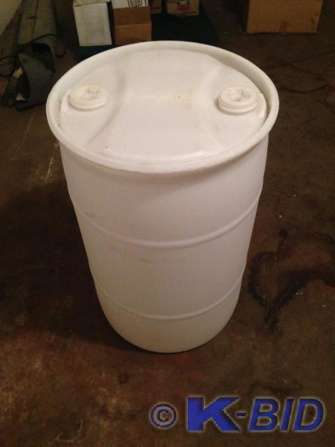 lot 7 image: Barrel 2 holes 2 sizes    