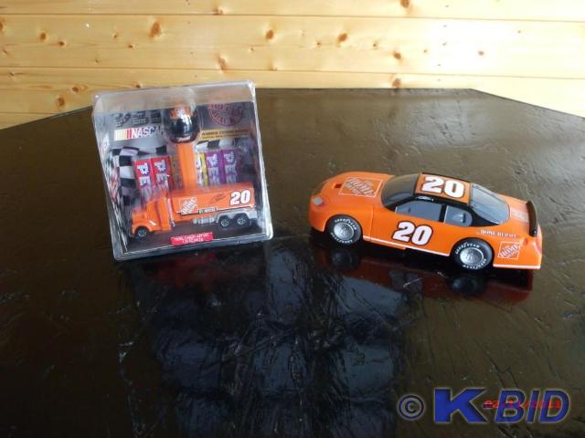 NASCAR #20 Tony Stewart PEZ Collect...