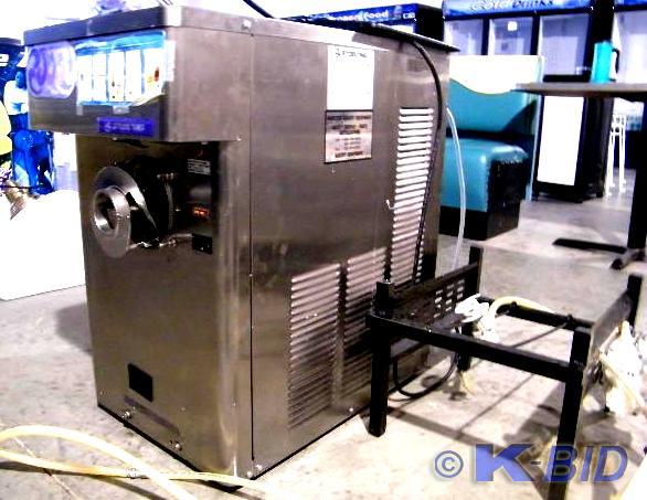 lot 12 image: IceFlow Frozen Lemonade Machine    ...