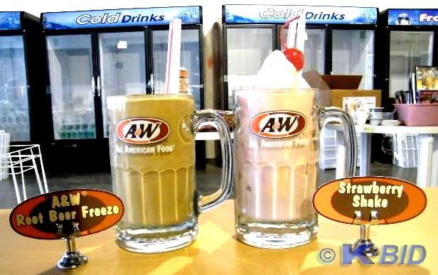 lot 40 image: Lot of 2 Glass A & W Fake Drink...