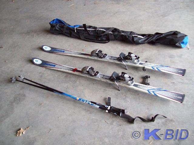 lot 10 image: Volkl Down Hill Skis -Syntro S 11 -...