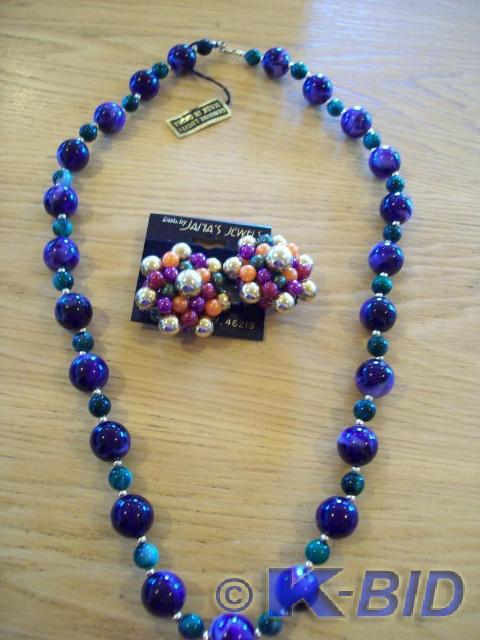 lot 19 image: Necklace and Clip on Earings  