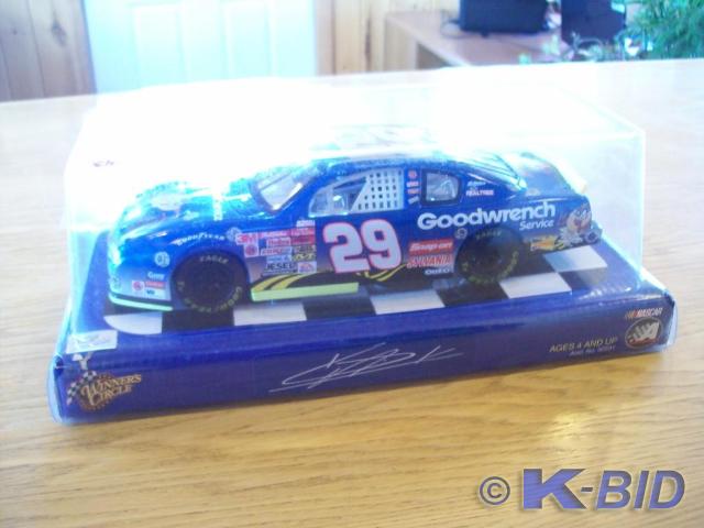 lot 43 image: 1 Kevin Harvick Collectible Car -W...
