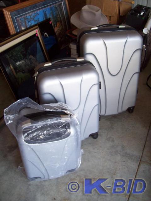 lot 7 image: 3 Piece Luggage set -New  Unused ...