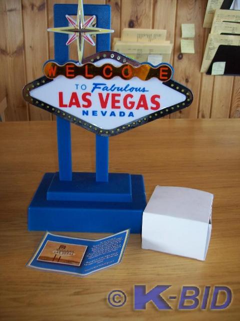 lot 8 image: Collectible Las Vegas Light -Collec...