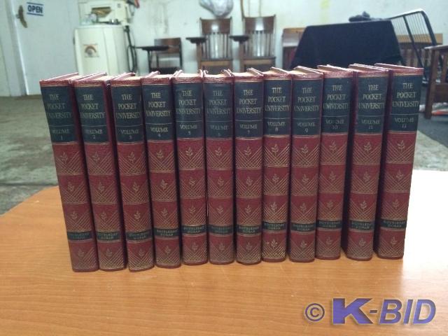 This is a set of 12 Pocket Universi...