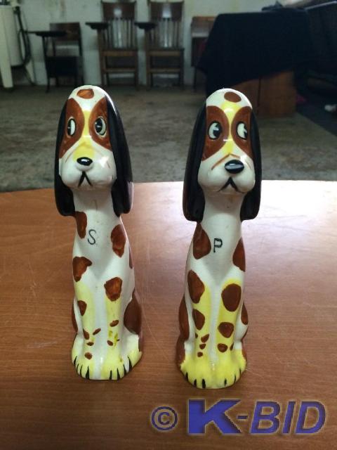 This is a Vintage Spotted Dog Set o...
