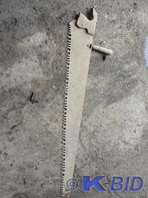 VINTAGE CROSSCUT SAW WITH HANDLE