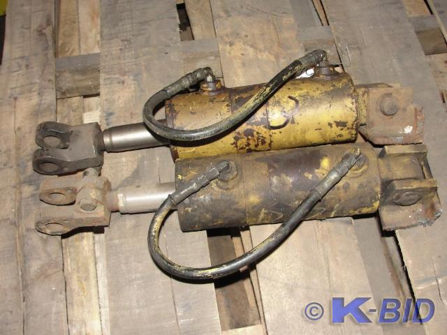 Pair of Hydraulic Cylinders
