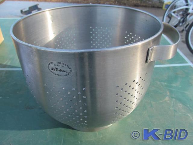 Commercial,stainless colander.