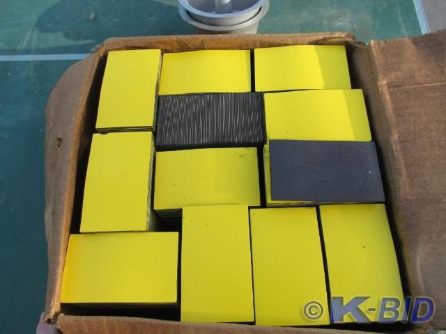 Full Box of refrigerator magnets,re...