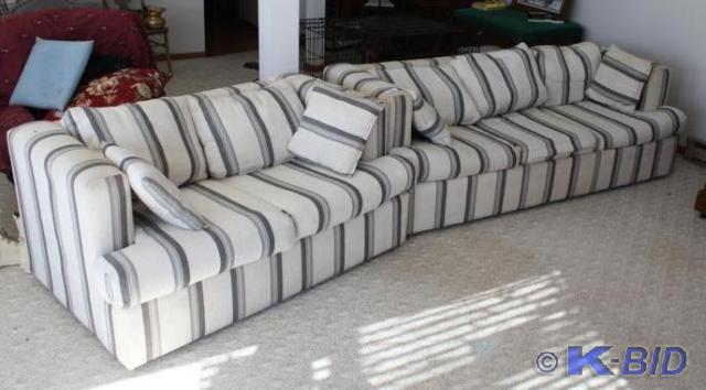 lot 102 image: Matching love seat and sofa hida be...
