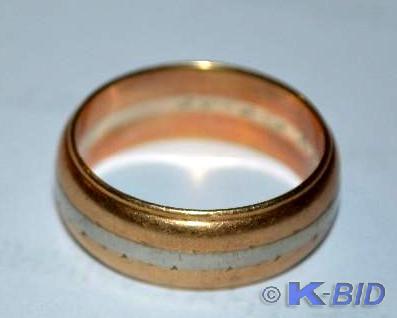 lot 11 image: 14k Gold Ring - this ring is heavy