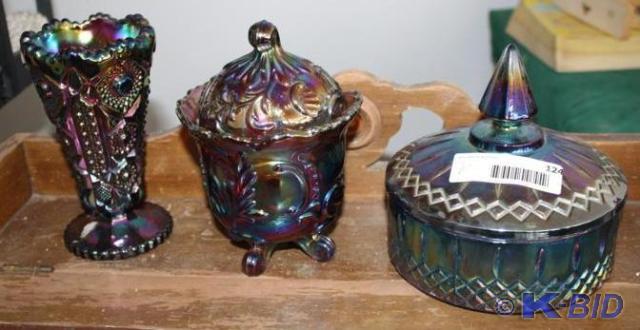lot 124 image: Antique Fenton or possibly Northwoo...