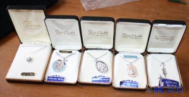 lot 153 image: Sarah Coventry sterling silver 5 pi...