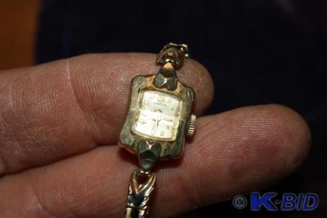 lot 163 image: 14k gold watch