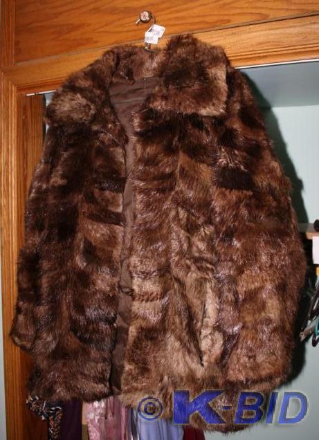 lot 165 image: Beaver womens coat may be size 16 ...