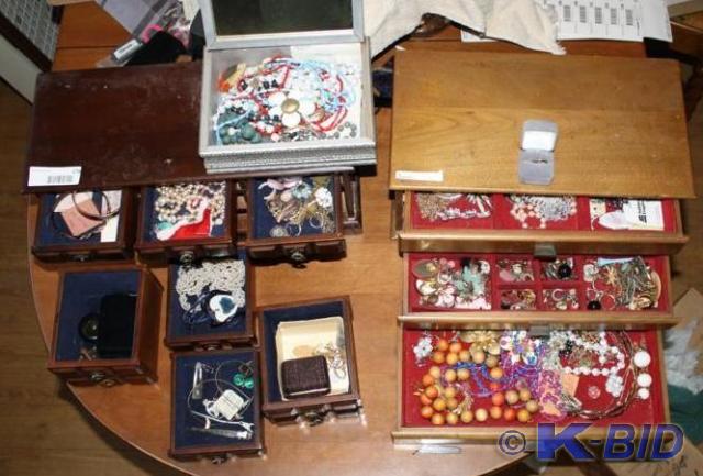 lot 176 image: 3 jewelry boxes and contents one je...