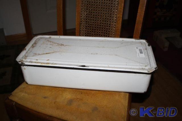 lot 180 image: Porcelan Meatal vintage Frigidaire ...