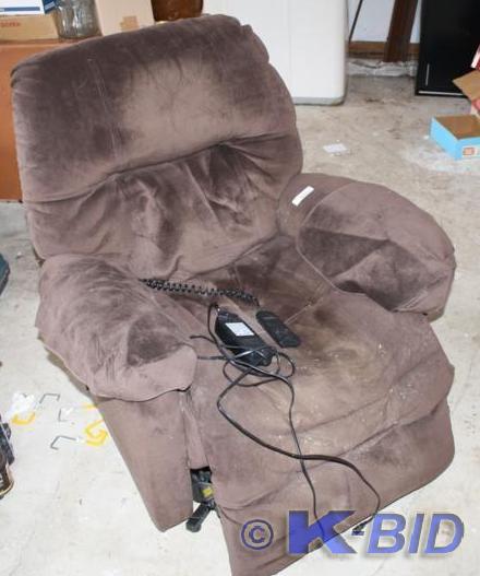 lot 198 image: Okin electric power recliner lift c...