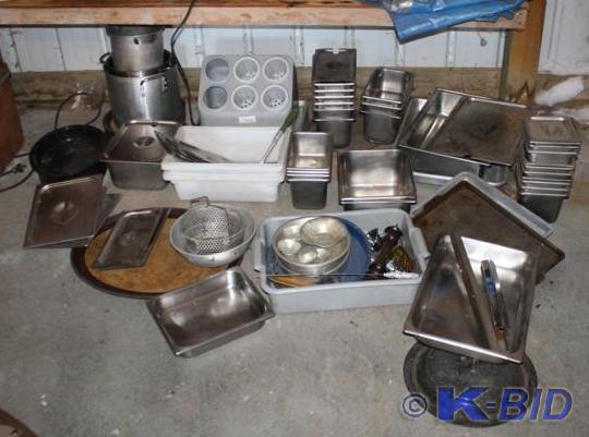 lot 24 image: Large lot of commercial kitchen coo...