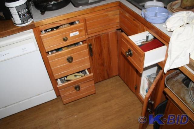 lot 295 image: Kitchen lower cabinets and drawers ...