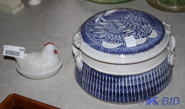 lot 299 image: Vintage Fenton(we think)Nested Hen ...
