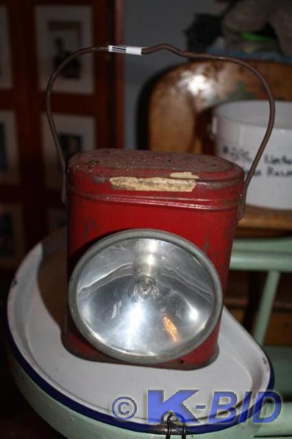 lot 314 image: vintage Delta Husky electric lanter...