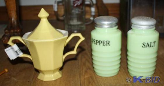 lot 316 image: Antique or Retro Jadeite Salt &...