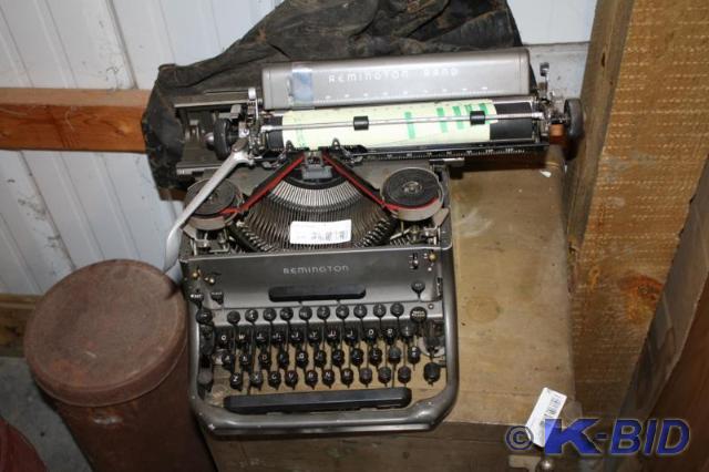 lot 320 image: Antique Remington&nbspTypewriter  ...
