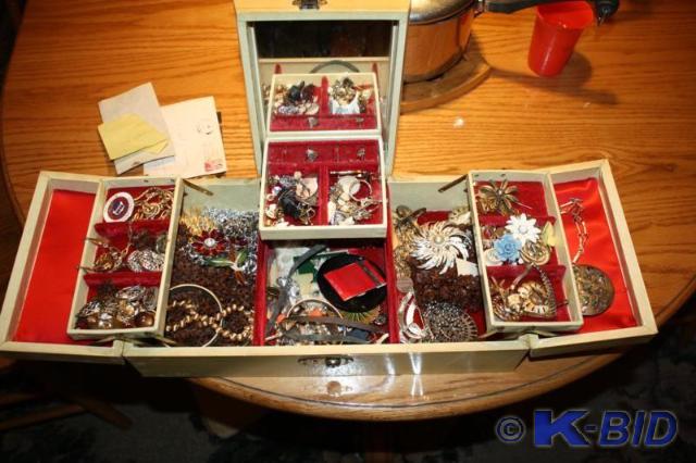 lot 345 image: Jewelry as pictured Call Bruce to ...