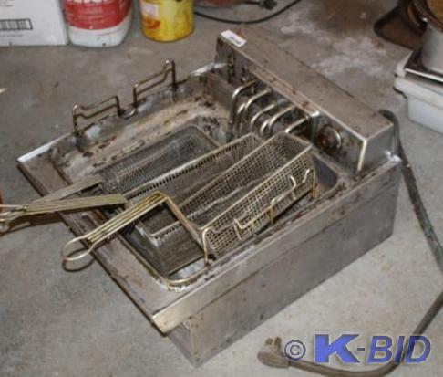 lot 37 image: Electric commercial counter top dee...