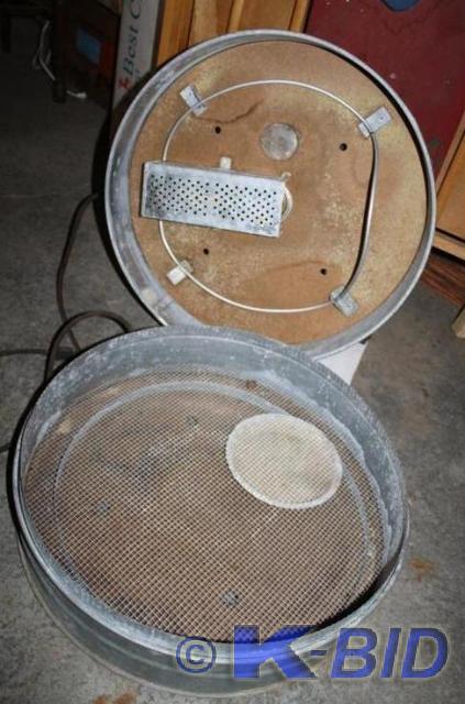 lot 38 image: Antique chicken egg incubator galva...