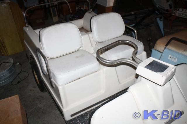 lot 4 image: Harley Davidson 3 wheeler Gas Golf ...