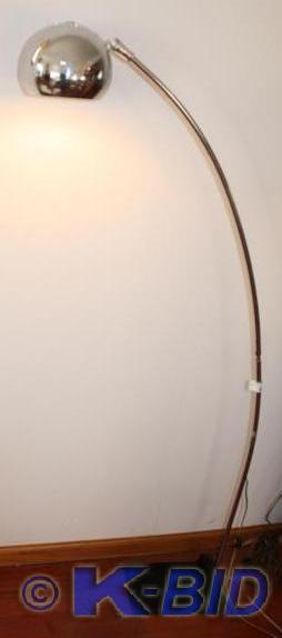 lot 60 image: Retro chrome floor lamp 60 tall, c...
