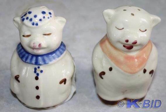 lot 75 image: Rare Vintage Shawnee Pottery salt a...