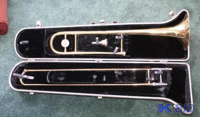 lot 89 image: Bundy trombone with case in working...