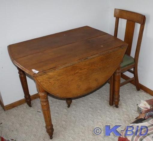lot 96 image: Antique  vintage Oak drop leaf tab...